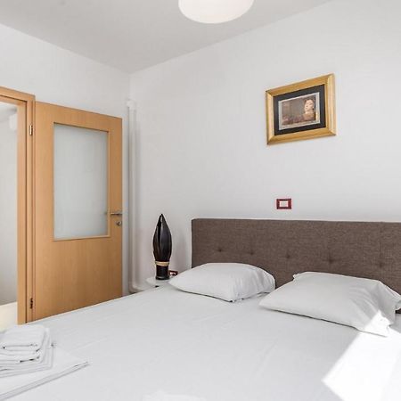 Rona Apartment Denis Umag Bagian luar foto