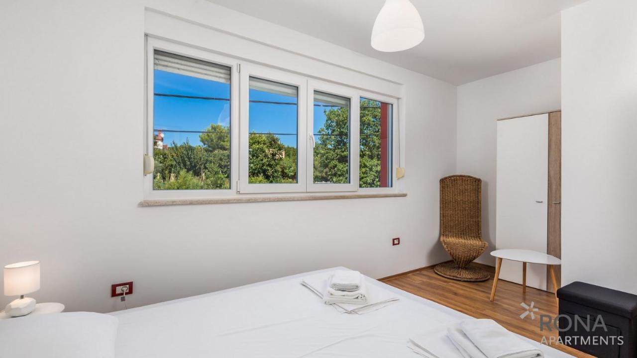 Rona Apartment Denis Umag Bagian luar foto