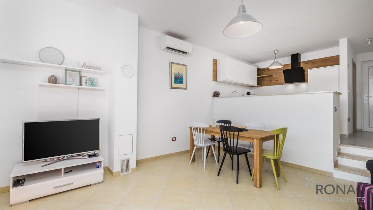 Rona Apartment Denis Umag Bagian luar foto