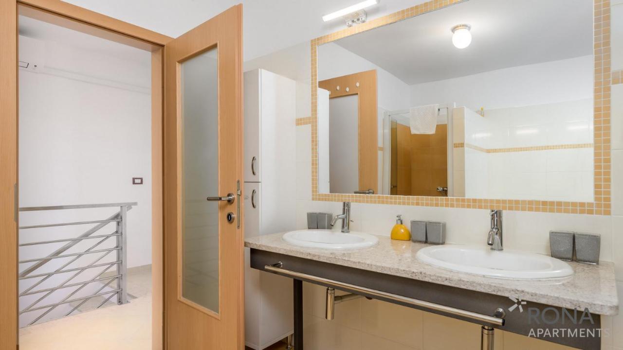 Rona Apartment Denis Umag Bagian luar foto