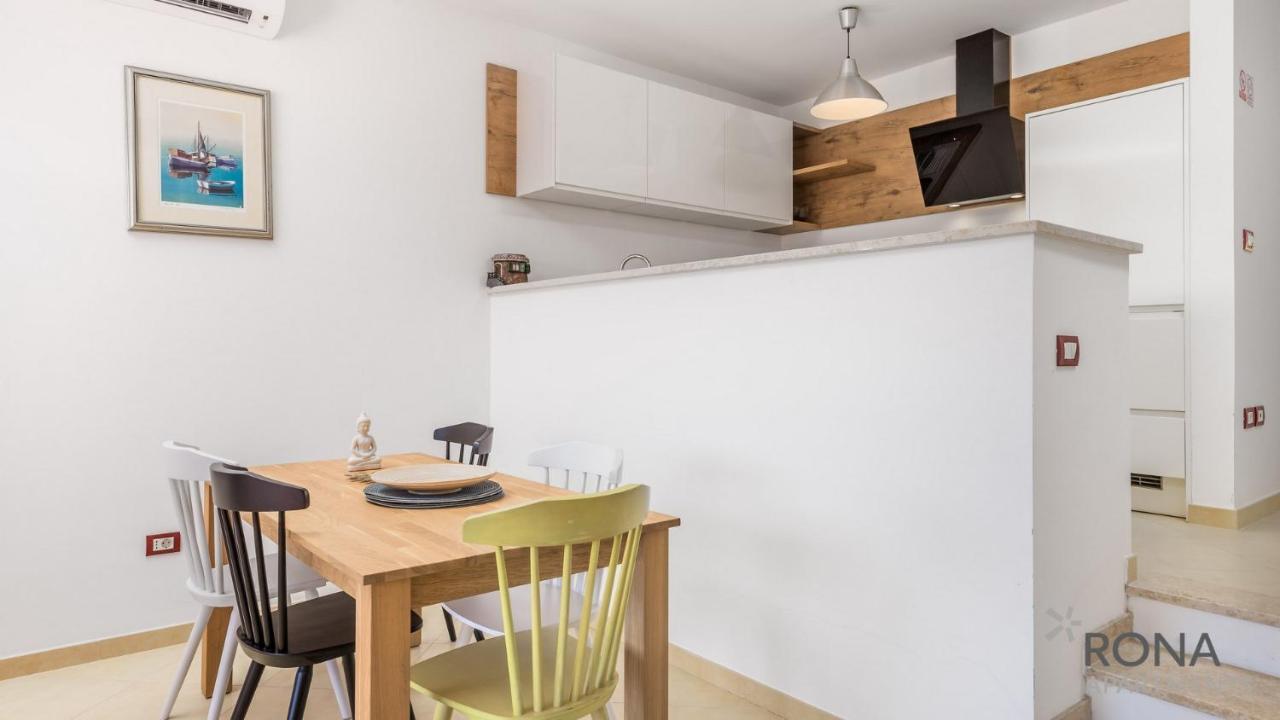 Rona Apartment Denis Umag Bagian luar foto